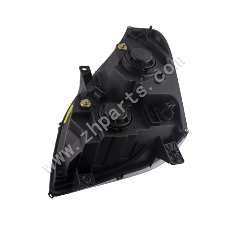 Car Parts HeadLight Halogen Headlamp Assembly R For Wuling RonguangS N300 630 Hongguang